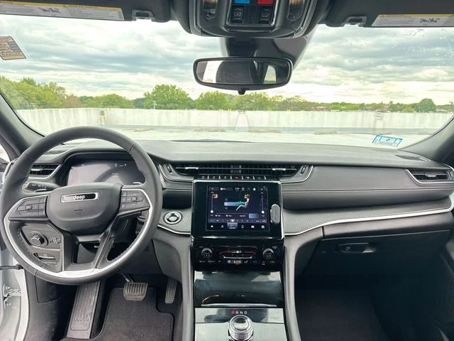 Used 2024 White Jeep Laredo X image 20