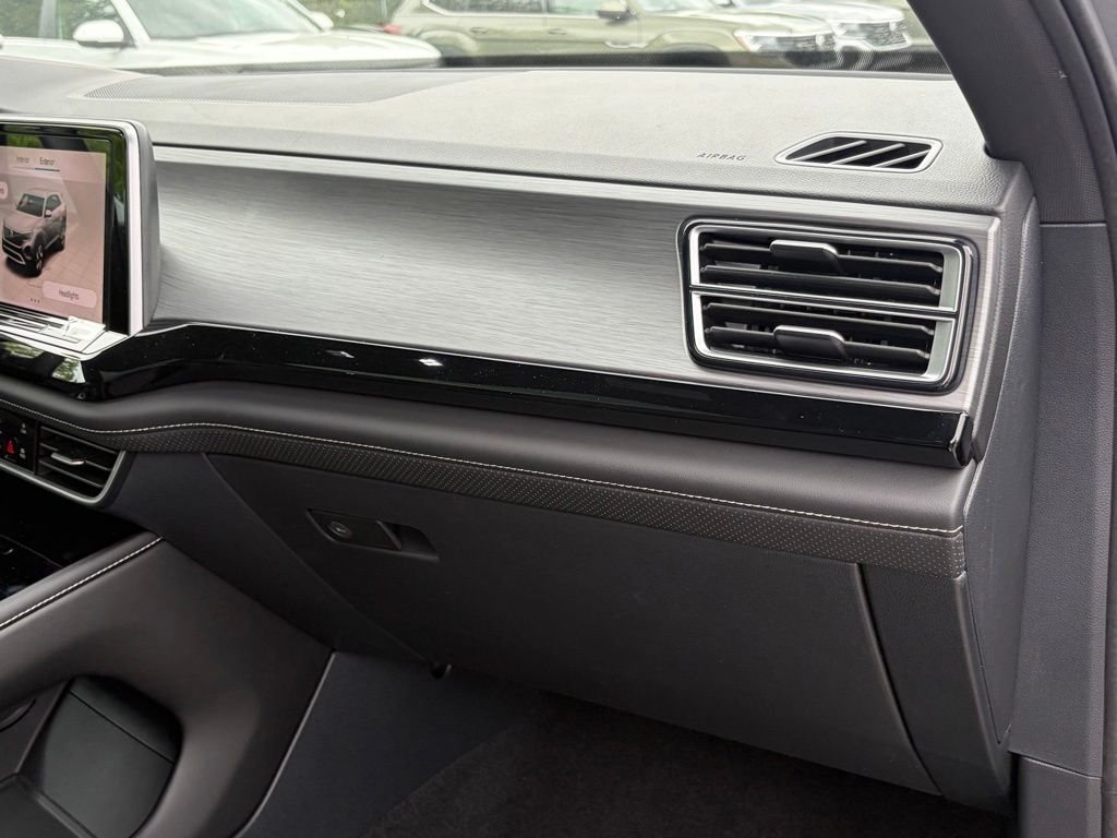 New 2026 Silver Mist Metallic Volkswagen 2.0T SE W/TECHNOLOGY image 16