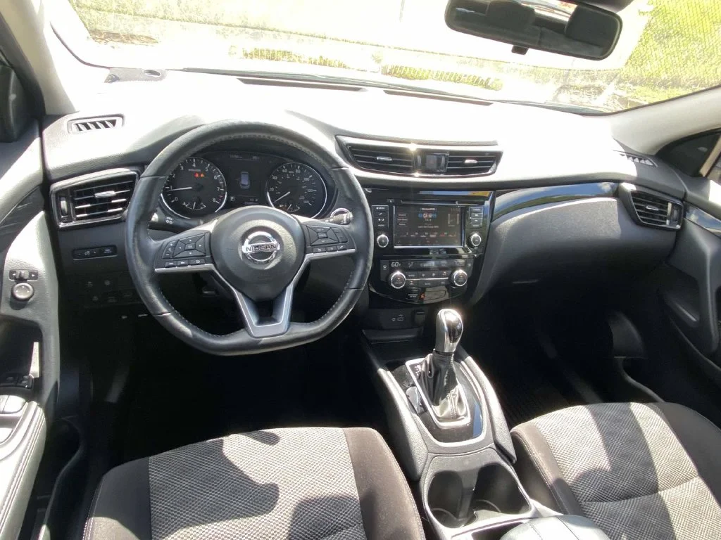 Certified Used 2022 White Nissan SV image 15