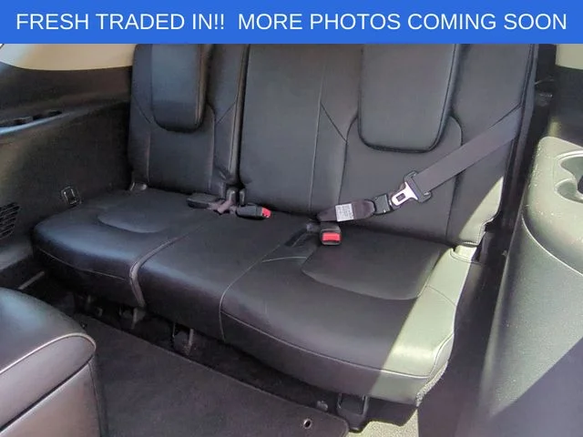 Used 2023 White INFINITI LUXE image 33