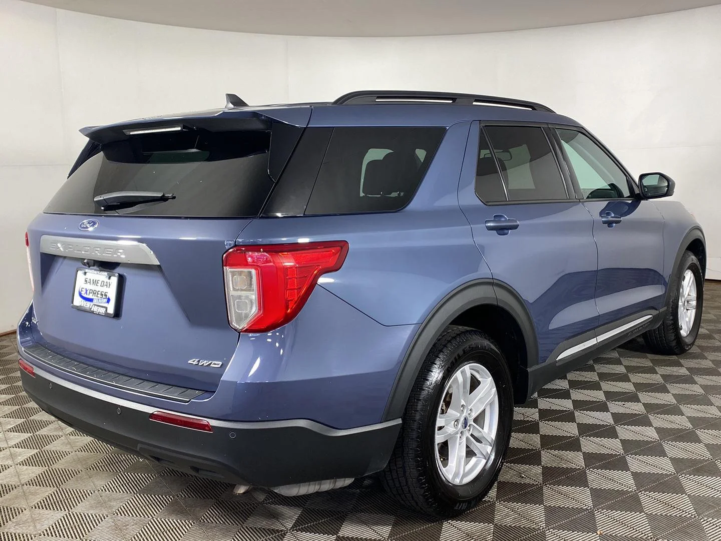 Used 2021 Infinite Blue Metallic Tinted Clearcoat Ford XLT image 25