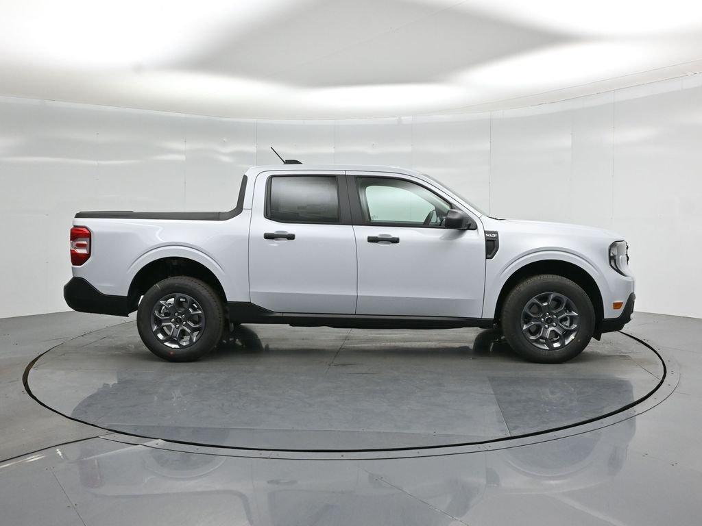 New 2026 Space White Metallic Ford XLT image 19