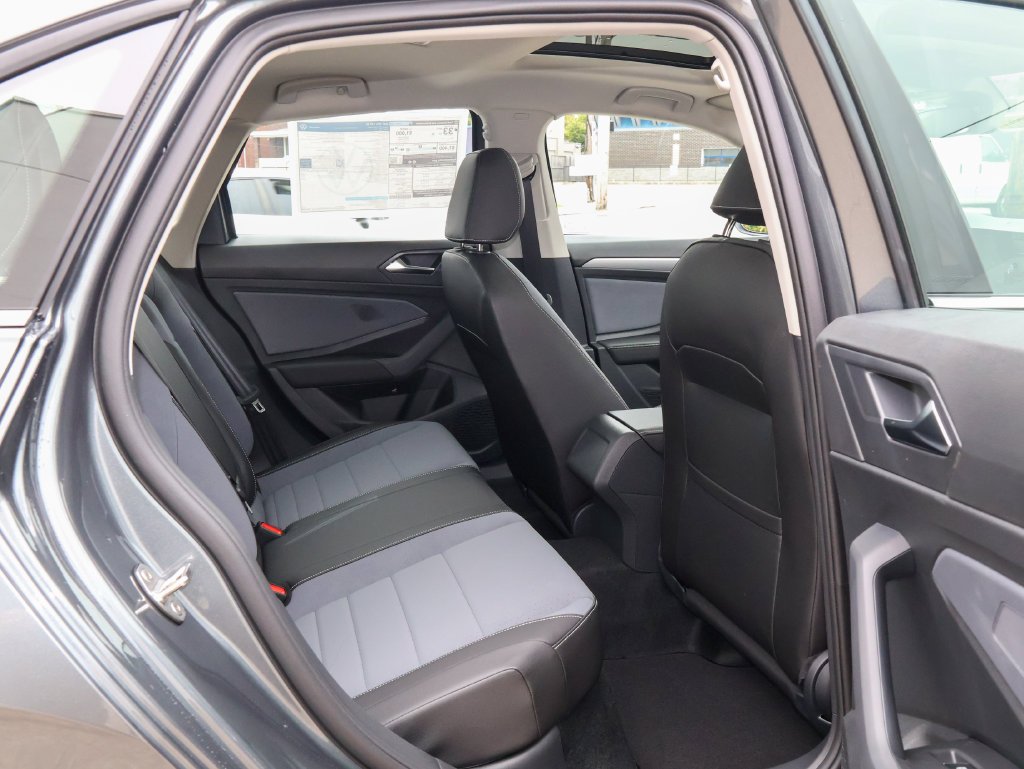 New 2027 Silver Volkswagen 1.5T SE image 28
