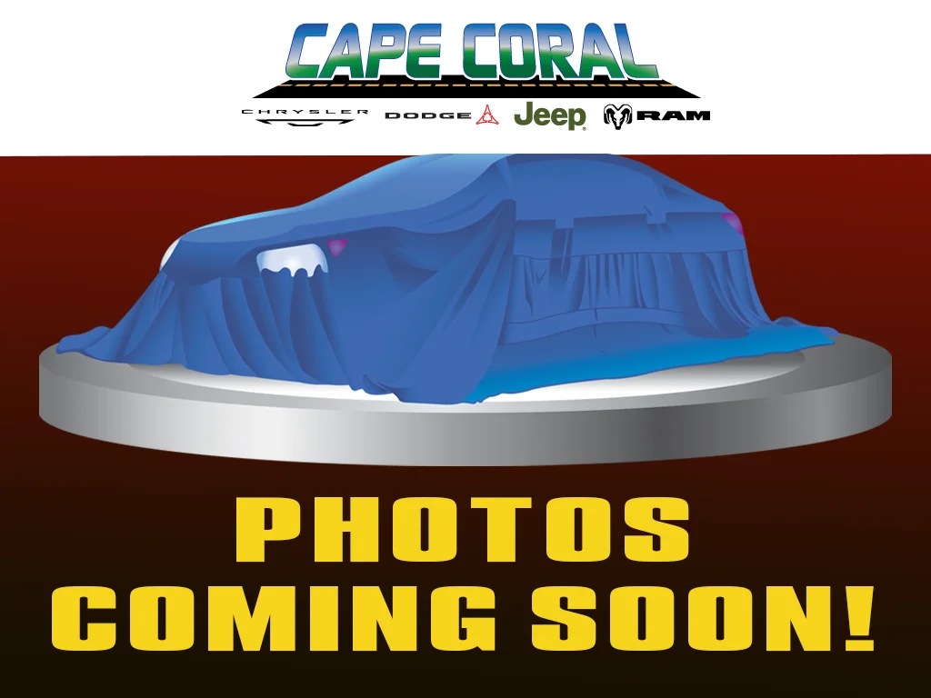 Used 2023 Gray Dodge SXT image 1