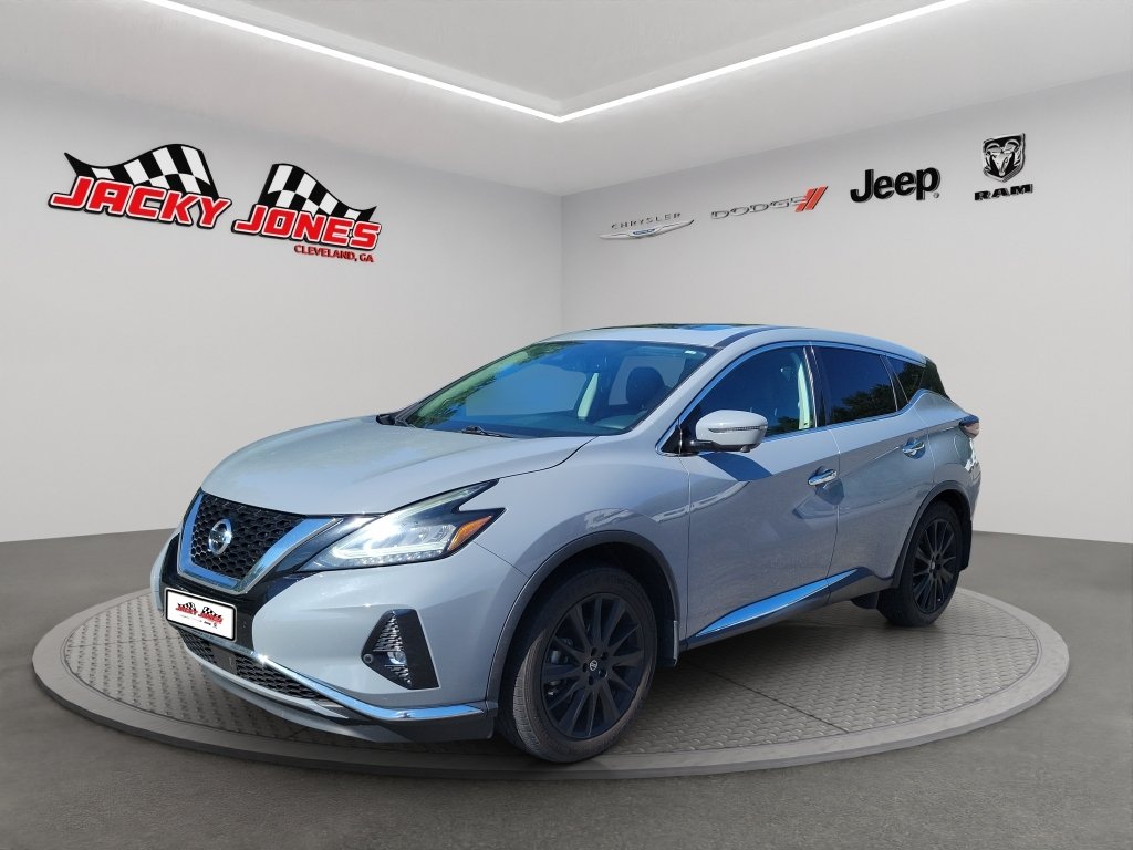 Used 2021  Nissan SL image 1