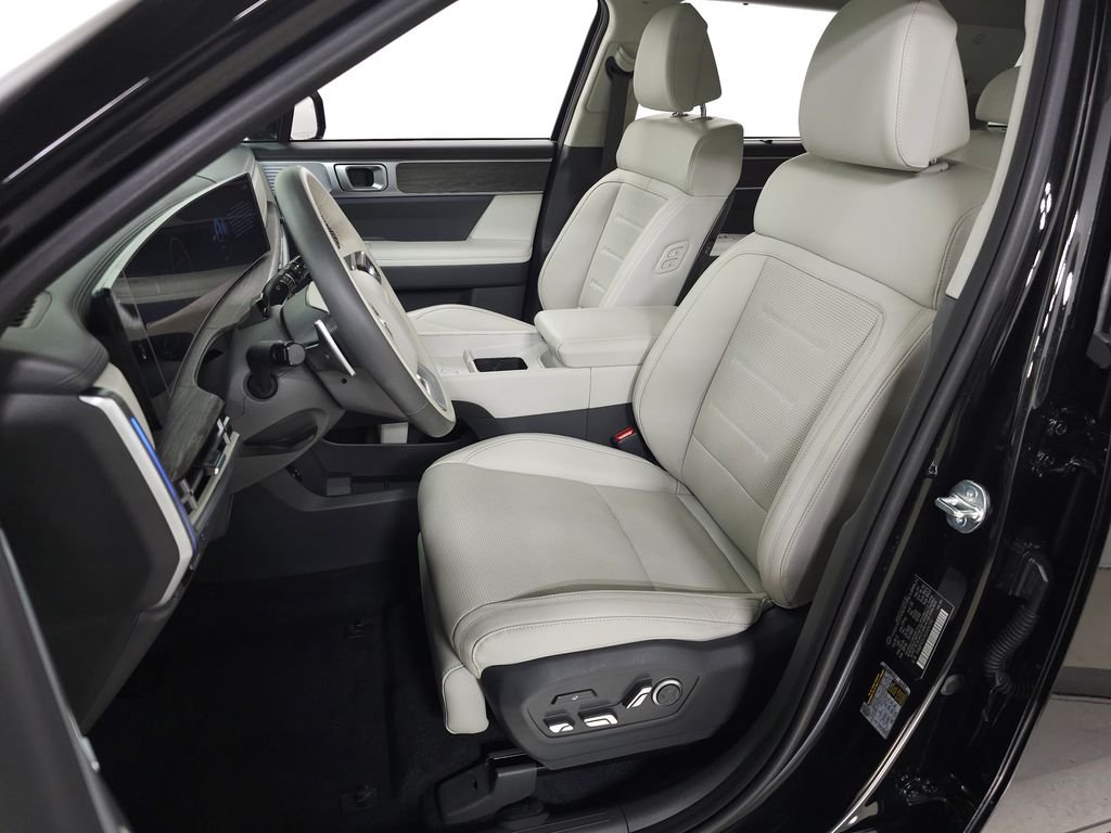 Certified Used 2025 Phantom Black Hyundai Calligraphy image 19