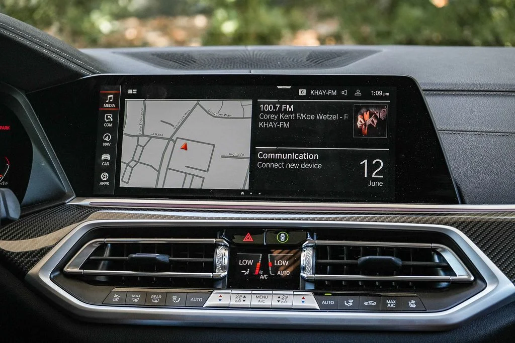 Used 2022 White BMW M50i image 13