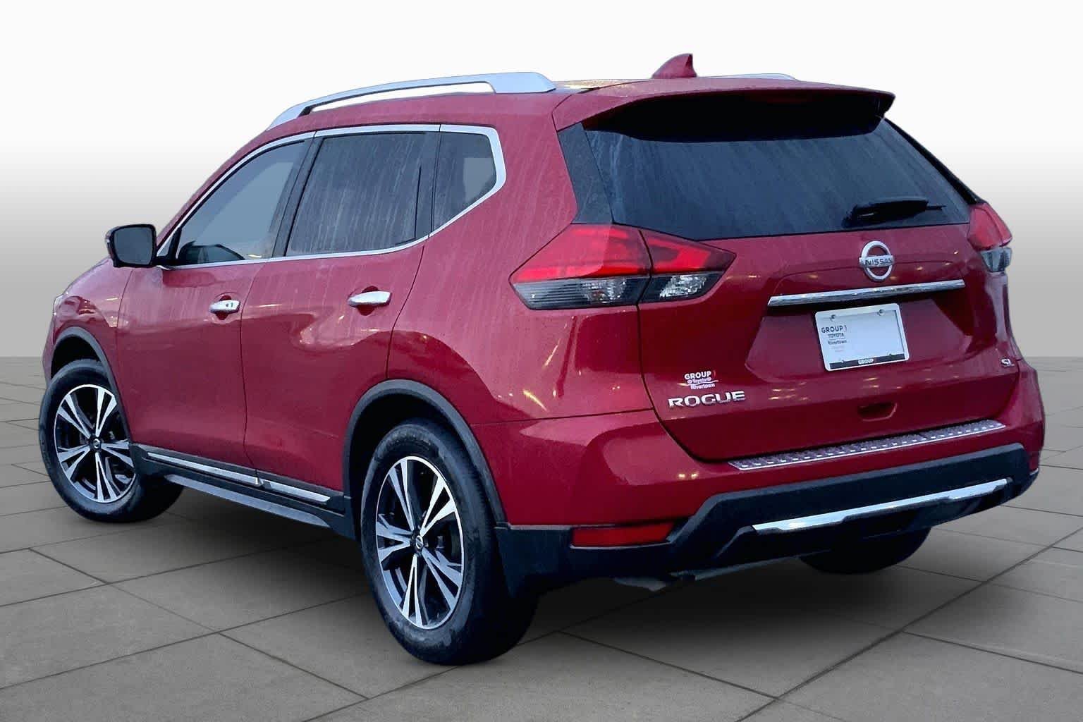 Used 2017 Palatial Ruby Nissan SL image 11