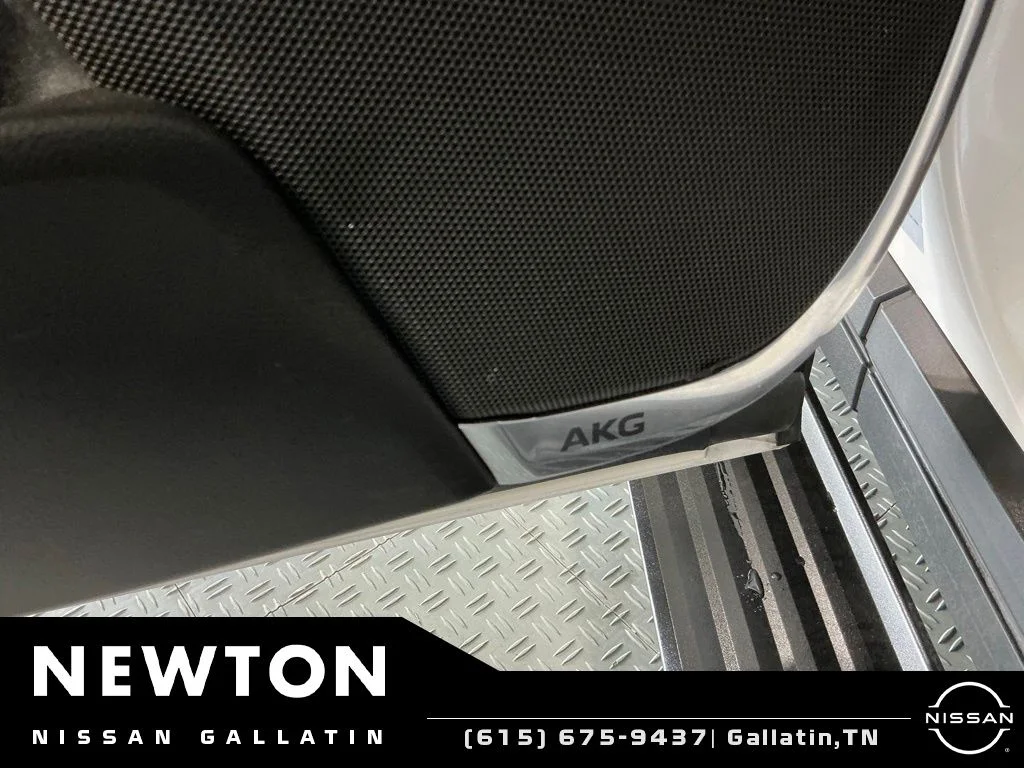 Used 2021 Crystal White Tricoat Cadillac Sport Platinum image 45