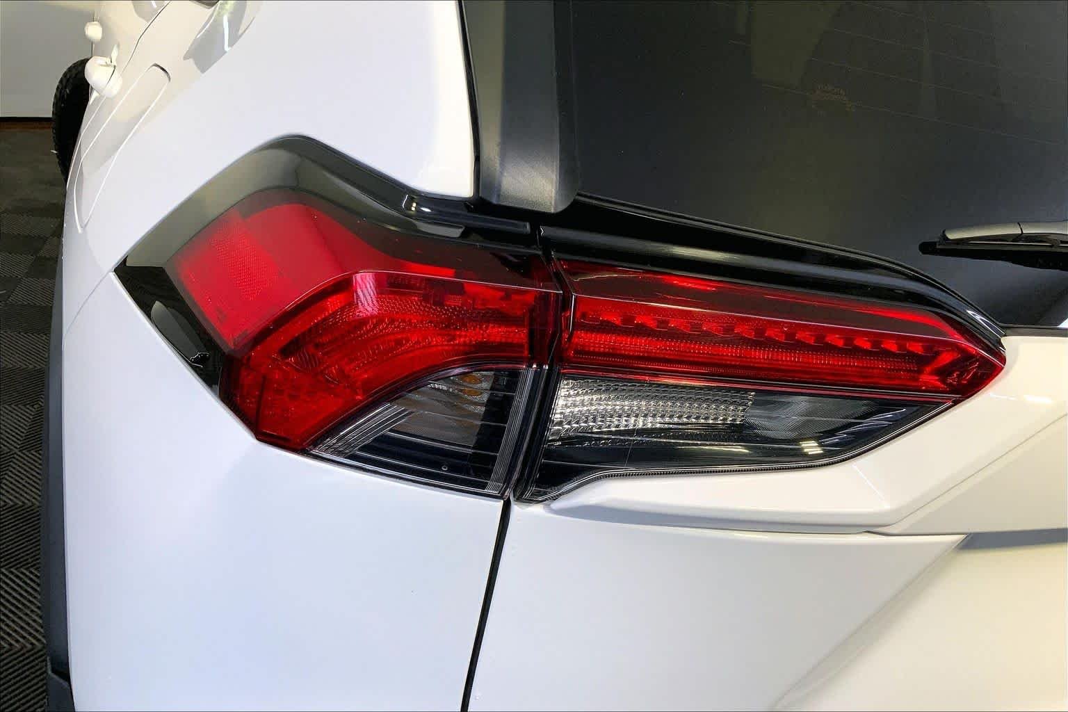 Used 2021 Super White Toyota XLE image 27