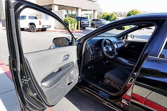 Used 2021  Honda Sport image 32