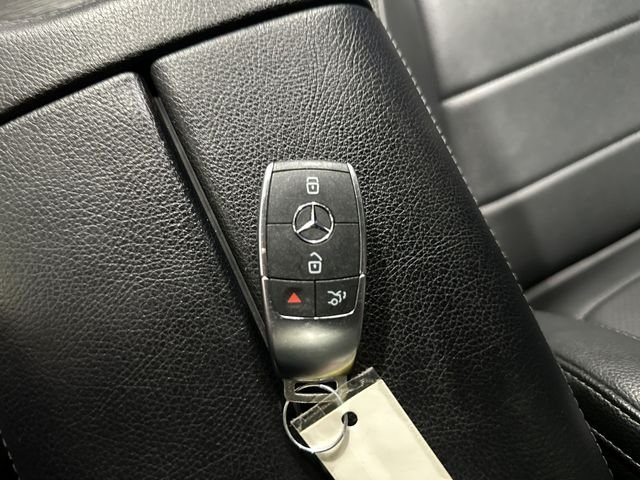 Used 2022 Black Mercedes-Benz GLE 350 image 33