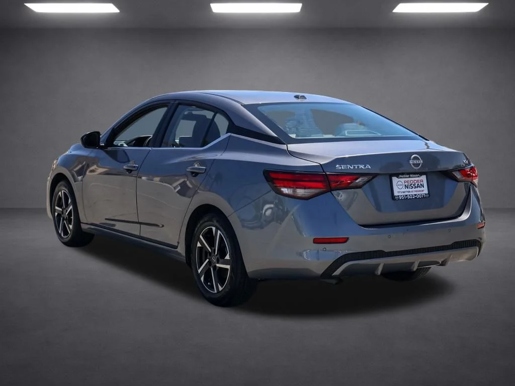 Used 2024 Gray Nissan SV image 5