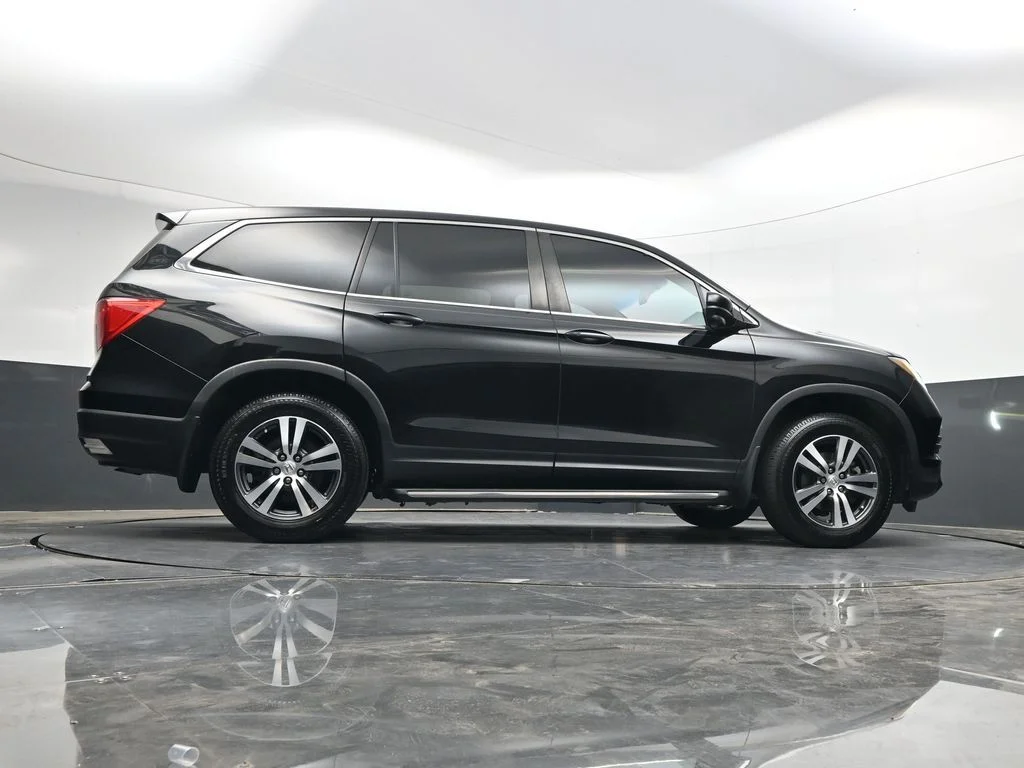 Used 2016  Honda EX-L image 35