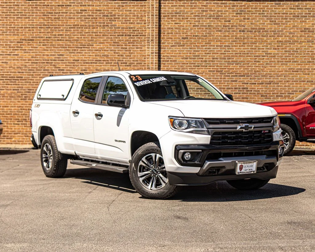 Used 2022 White Chevrolet Z71 image 5
