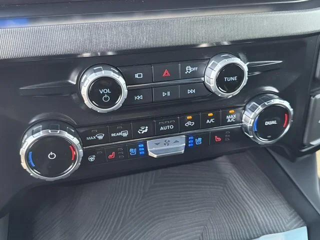 Used 2025 White Ford Platinum image 27