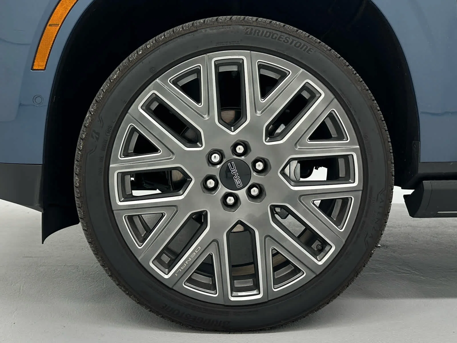 Used 2026 Downpour Metallic GMC Denali Ultimate image 9