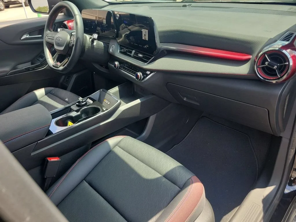 Used 2025 Mosaic Black Metallic Chevrolet RS image 30