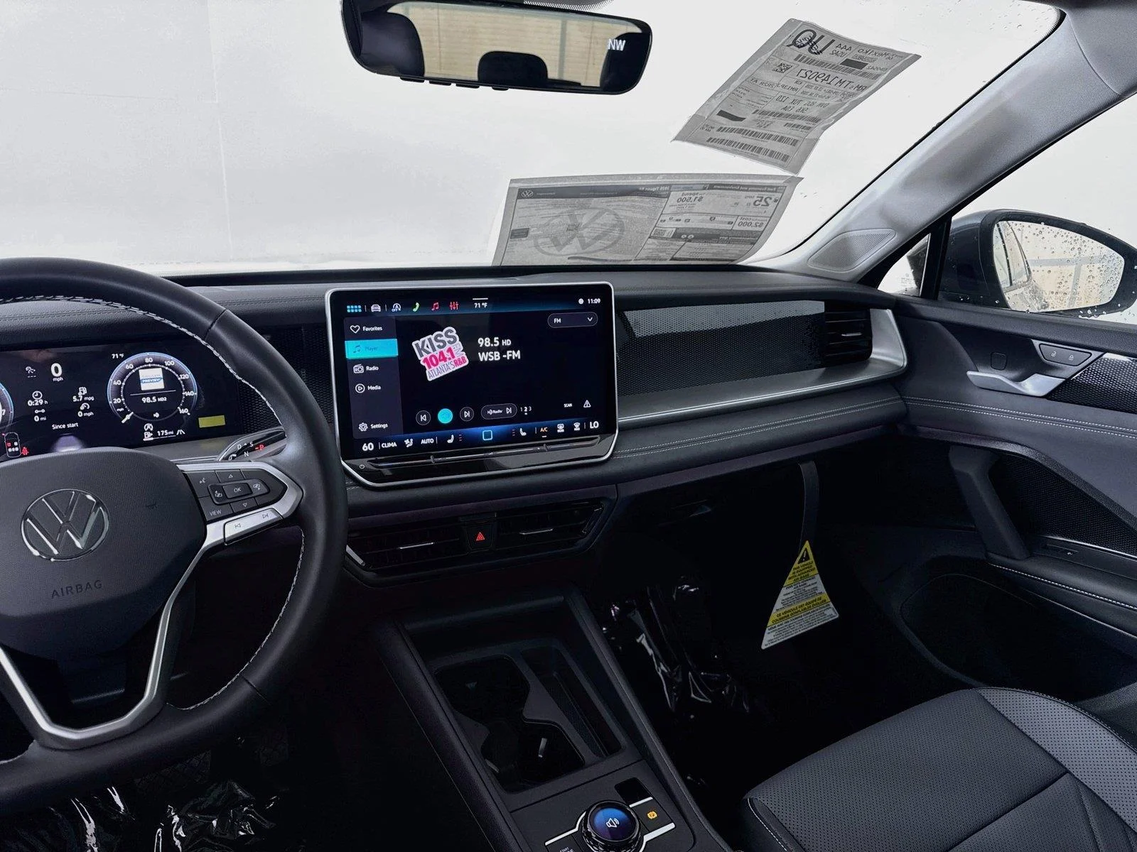 New 2026  Volkswagen SE image 23