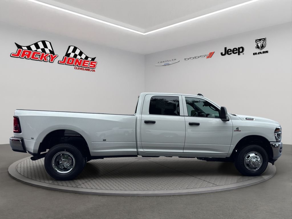 New 2026 Bright White Clear-Coat Exterior Paint RAM Tradesman image 12