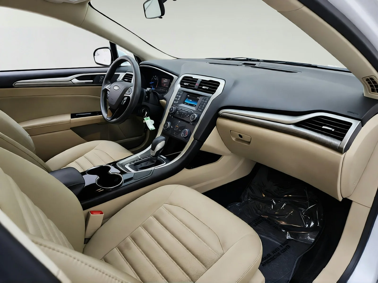 Used 2015 Oxford White Ford SE image 27