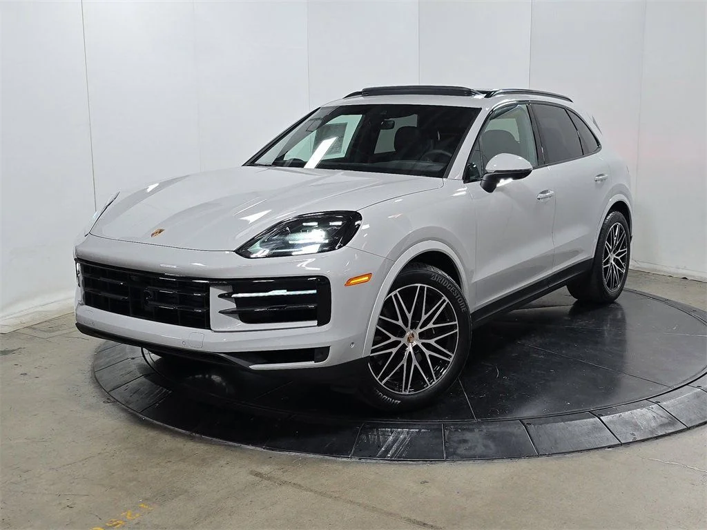 2025 Porsche Cayenne -'s photo