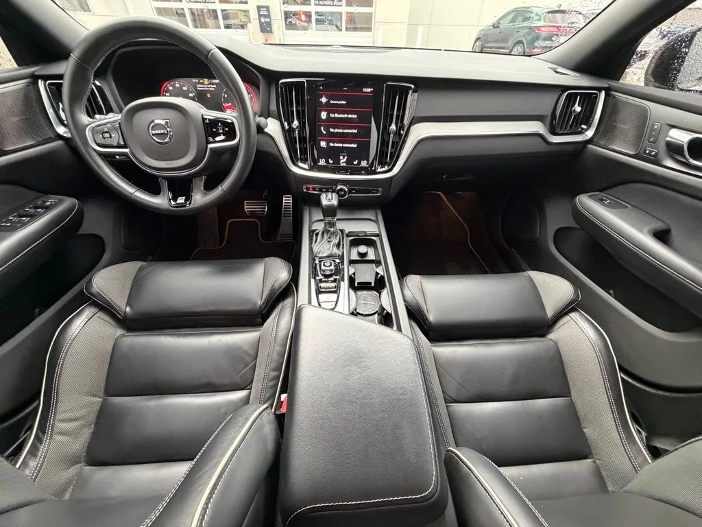 Used 2019 White Volvo T6 R-Design image 8