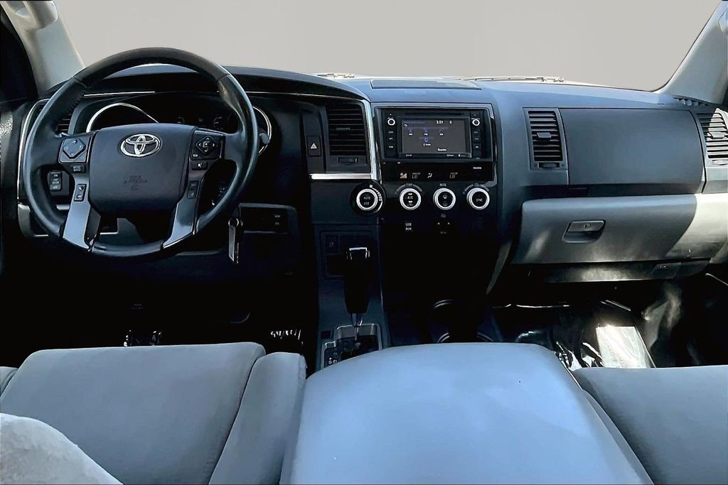 Used 2018 Silver Toyota SR5 image 7