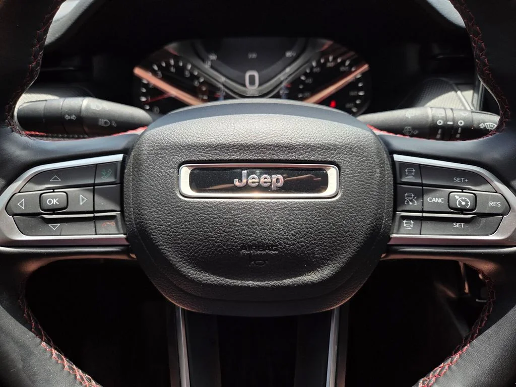Used 2022 Silver Jeep Trailhawk image 33