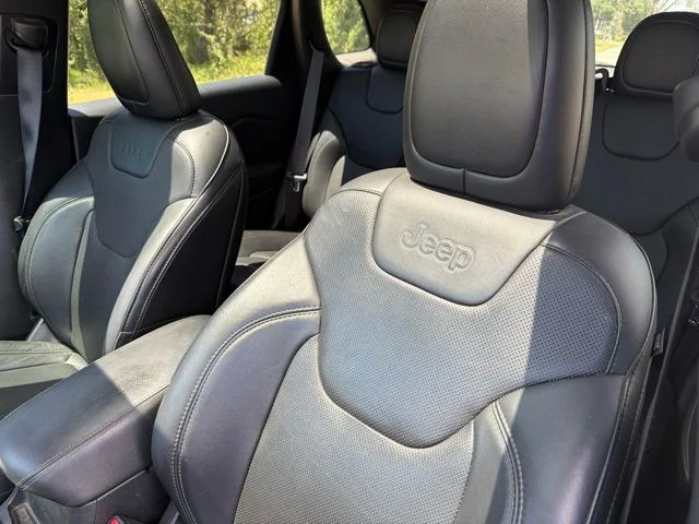 Used 2019 Red Jeep Limited image 11