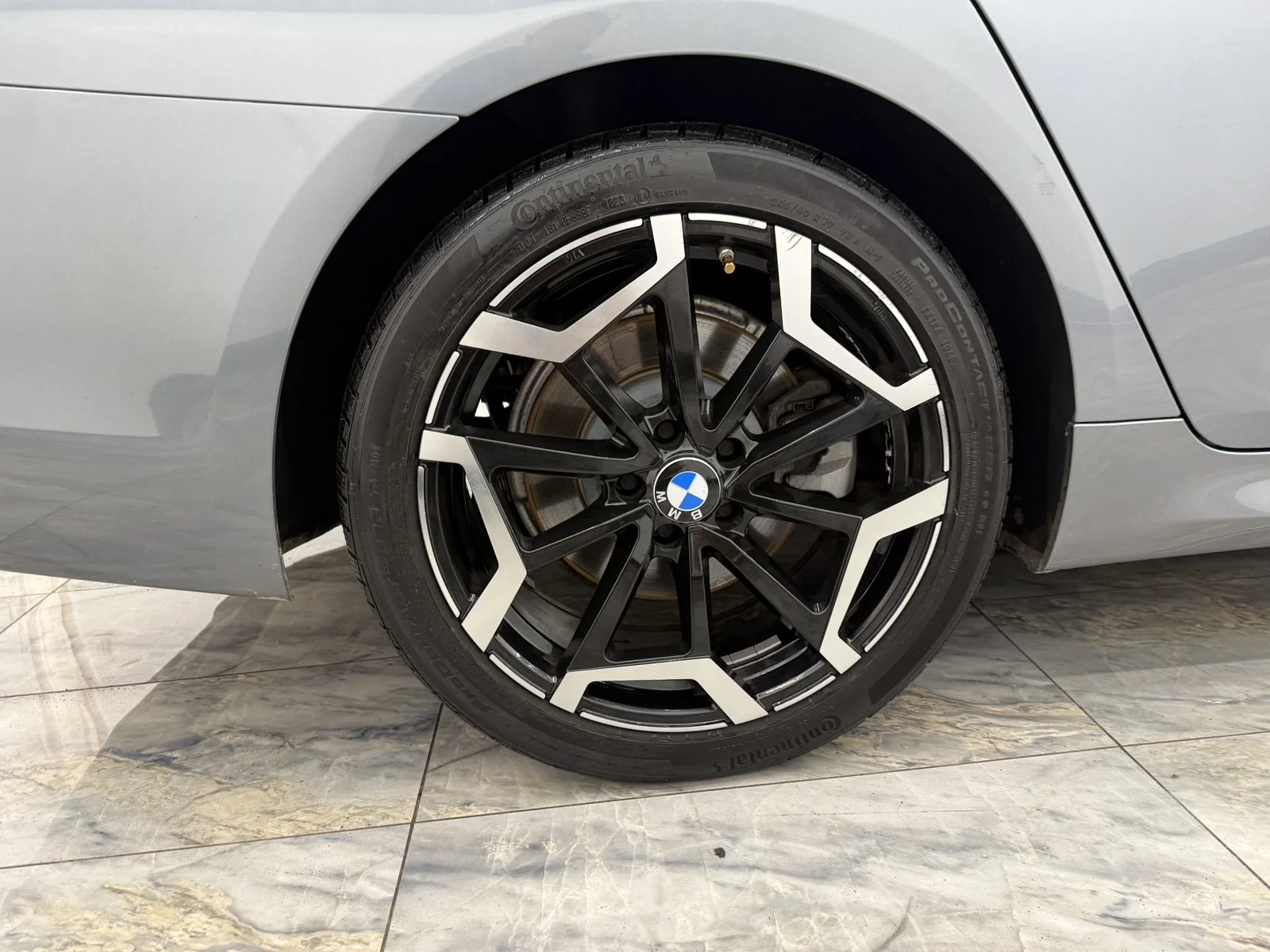 Used 2018 Bluestone Metallic BMW 530e xDrive iPerformance image 9