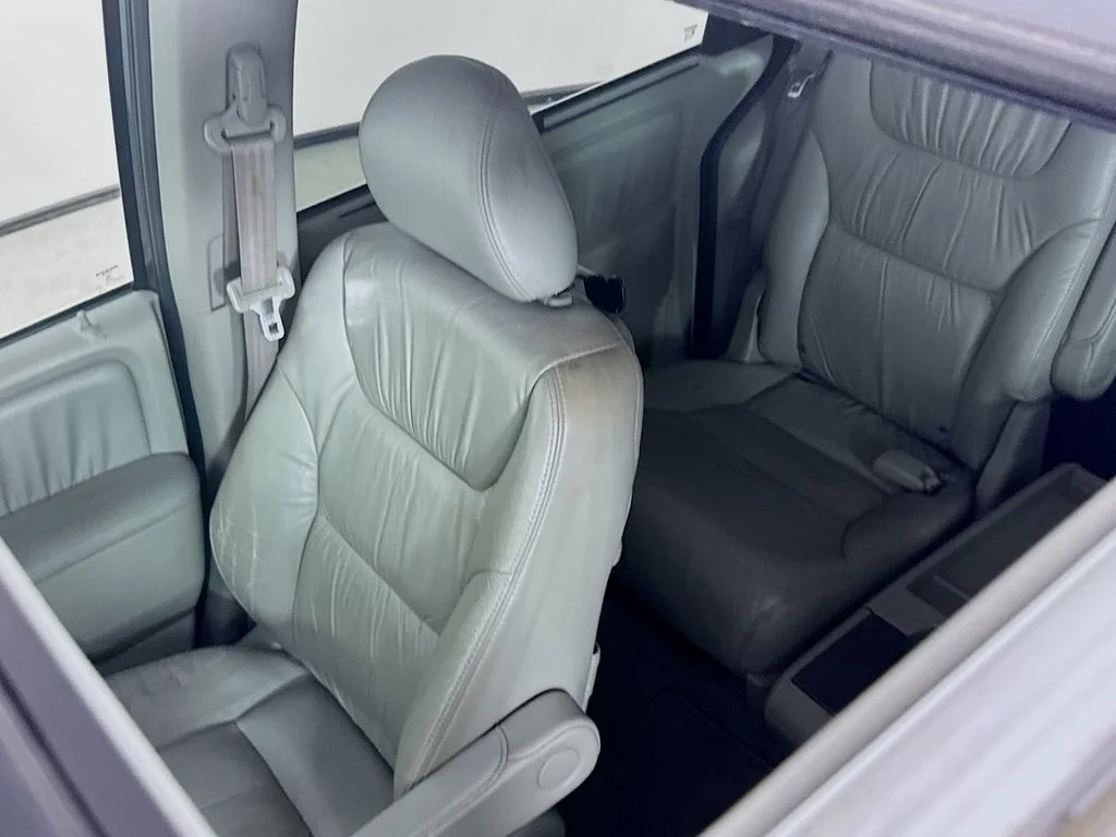 Used 2007 Nimbus Gray Metallic Honda Touring image 24