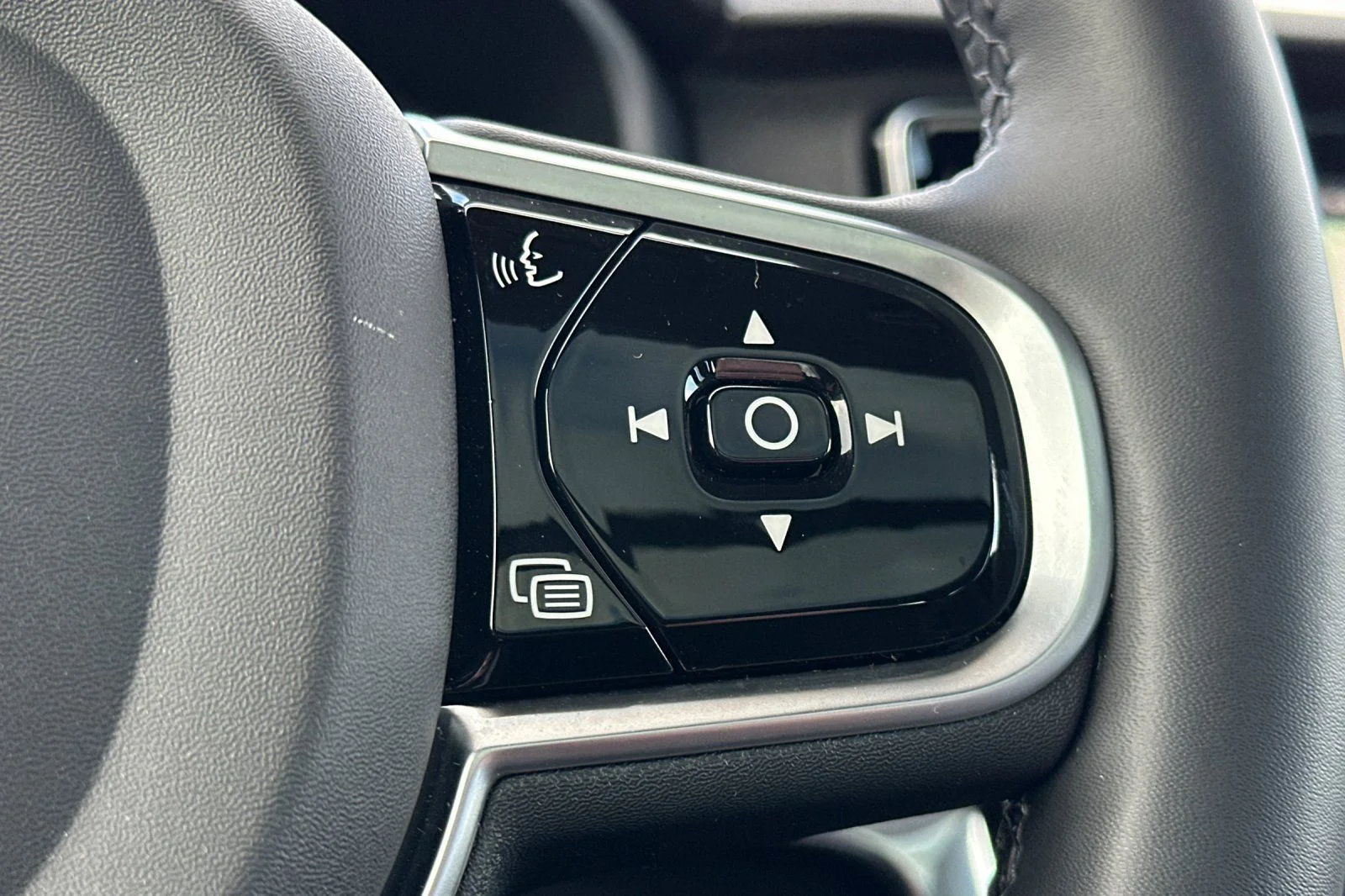 2025 Volvo S90 Plus - Photo 28