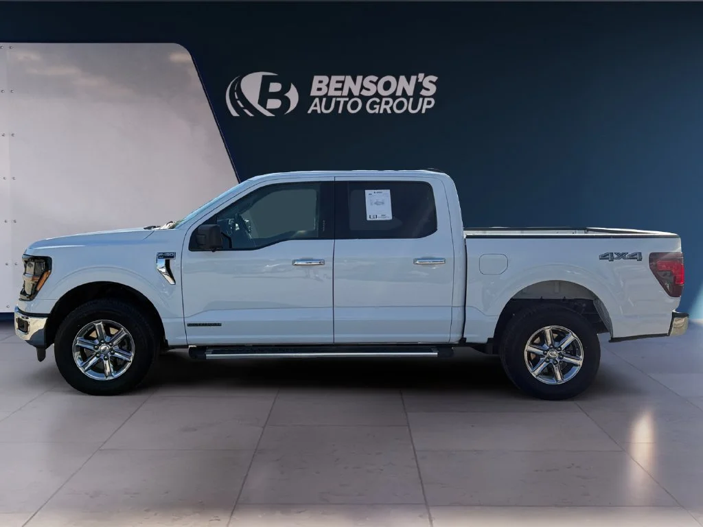 Used 2024 White Ford XLT image 2