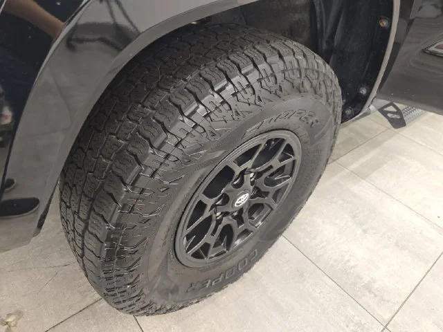 Used 2022 Midnight Black Metallic Toyota SR5 image 37
