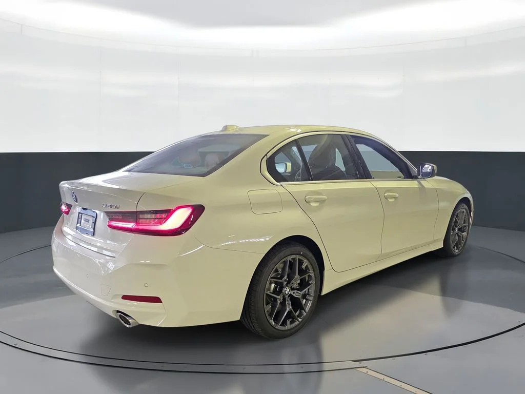 New 2026 Alpine White BMW 330i image 3
