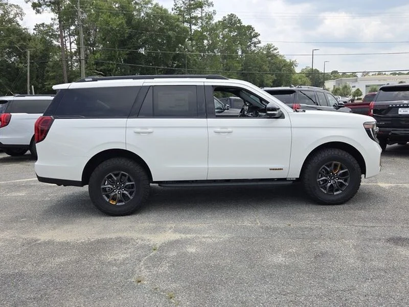 New 2026 Star White Metallic Tri-Coat Ford Tremor® image 14