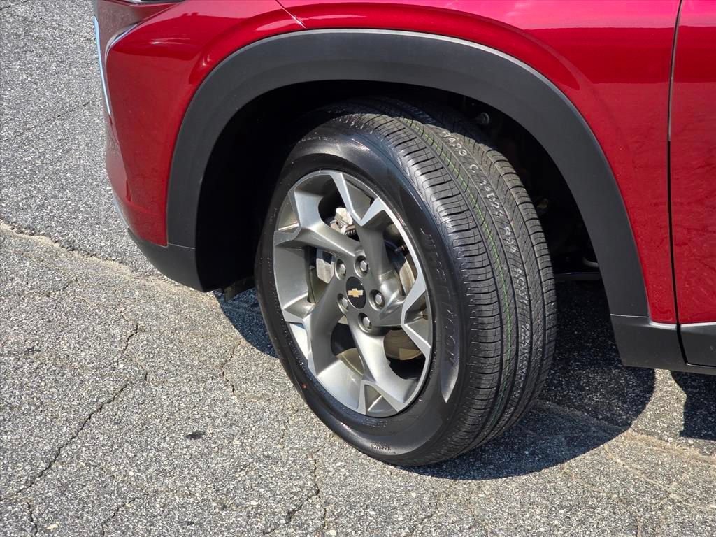 Used 2025 Crimson Metallic Chevrolet LT image 27