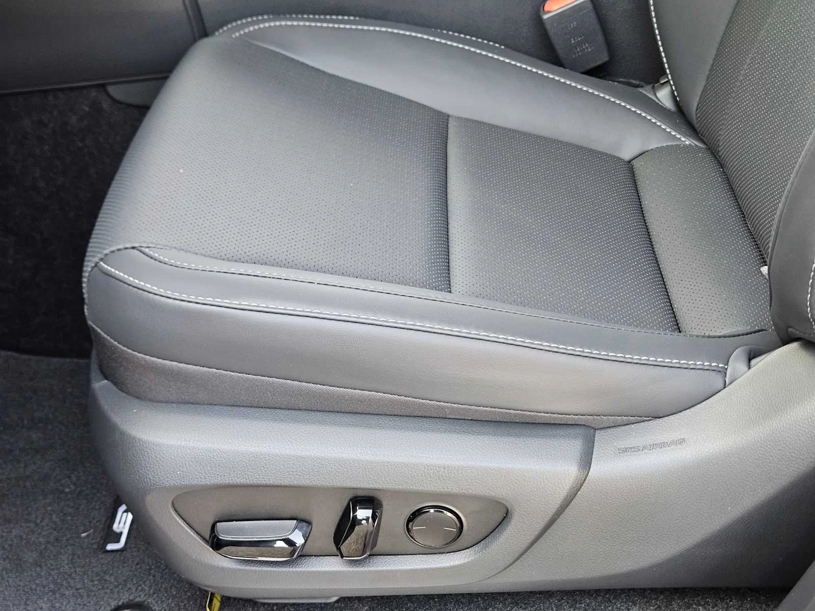 Certified Used 2026 INCOGNITO Lexus Premium+ image 18