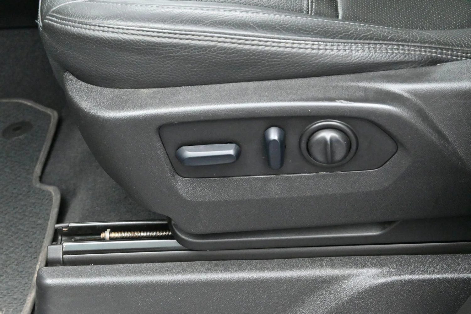 Used 2022 Hunter Metallic GMC Denali image 15