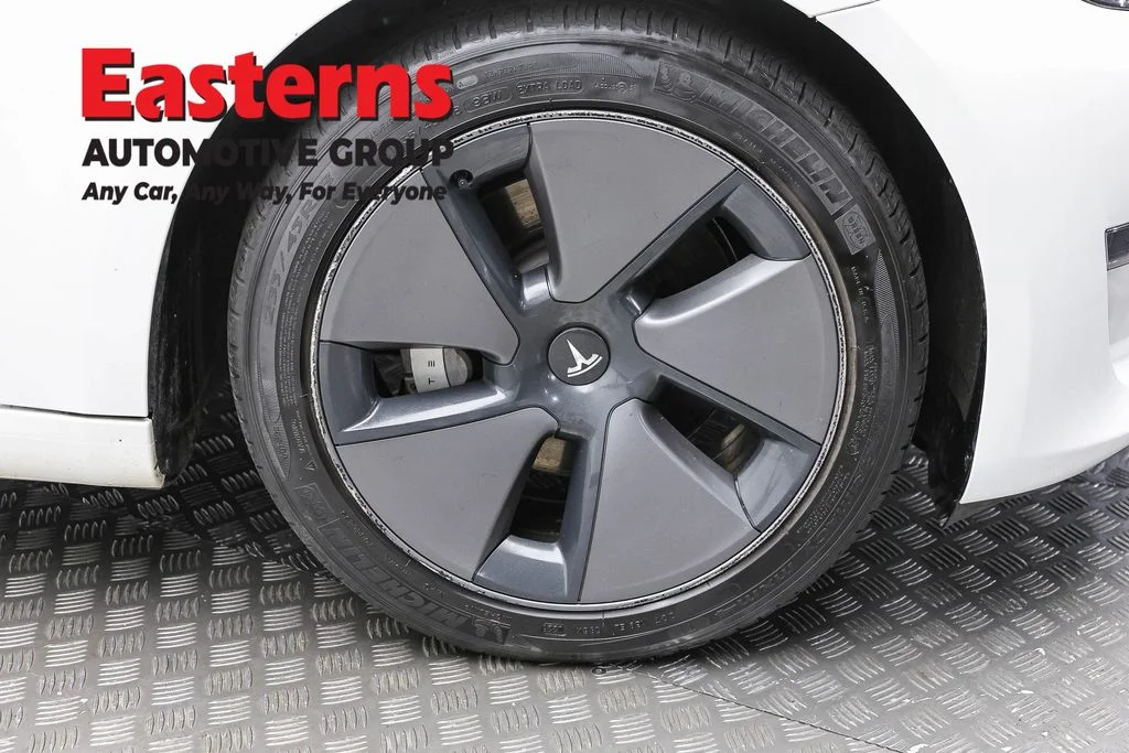 Used 2023 White Tesla Base image 25
