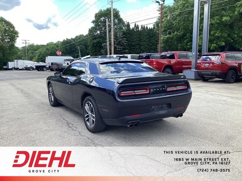 Used 2019 Gray Dodge SXT image 5