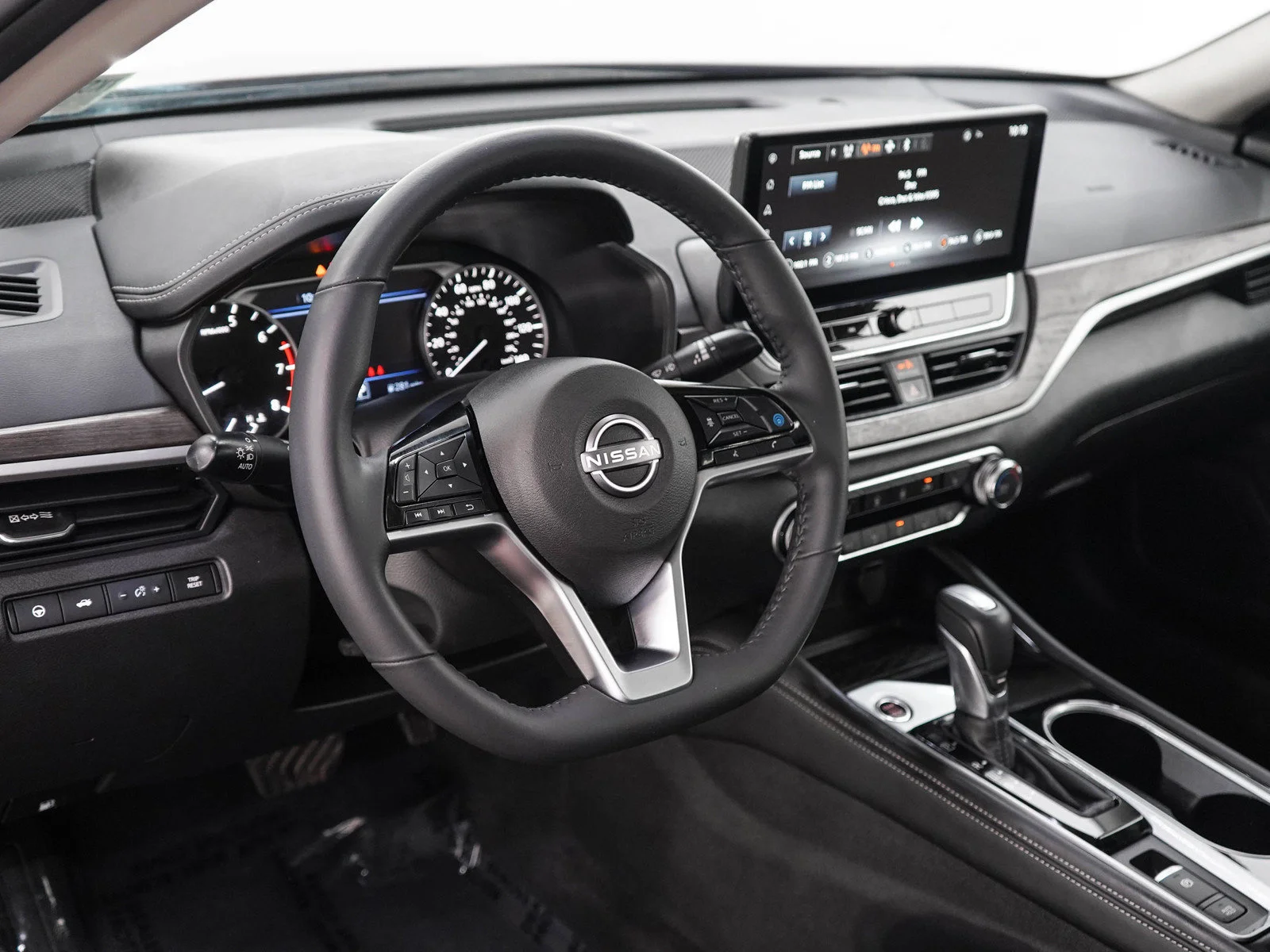 Used 2024 Scarlet Ember Nissan 2.5 SV image 20
