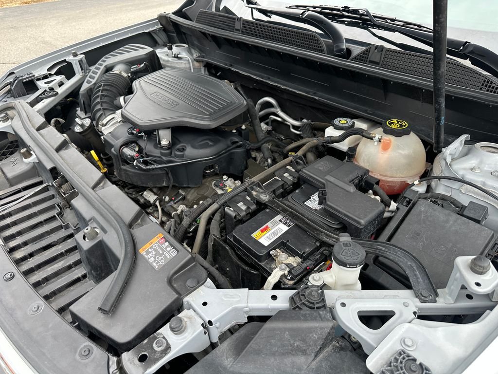 Used 2020 Silver GMC SLT image 31