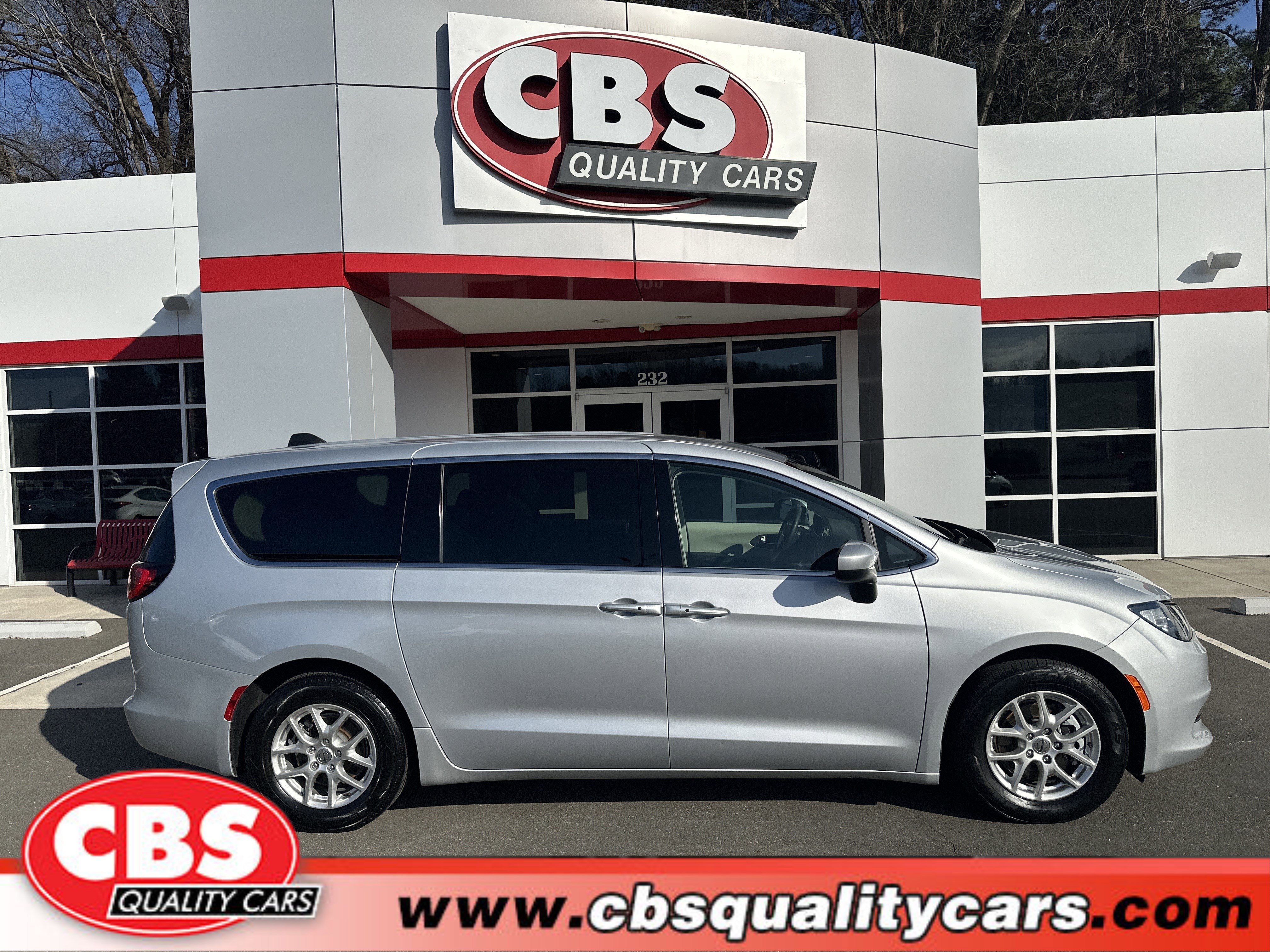 2023 Chrysler Voyager LX