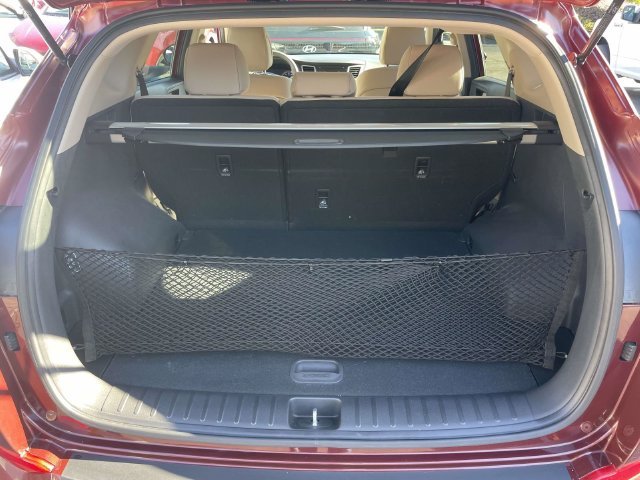 Used 2017 Ruby Hyundai Eco image 9