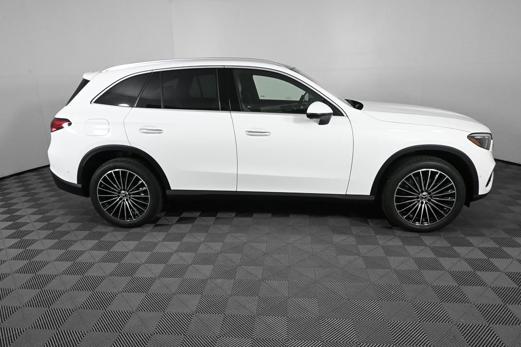 New 2026 Polar White Mercedes-Benz GLC 300 image 25