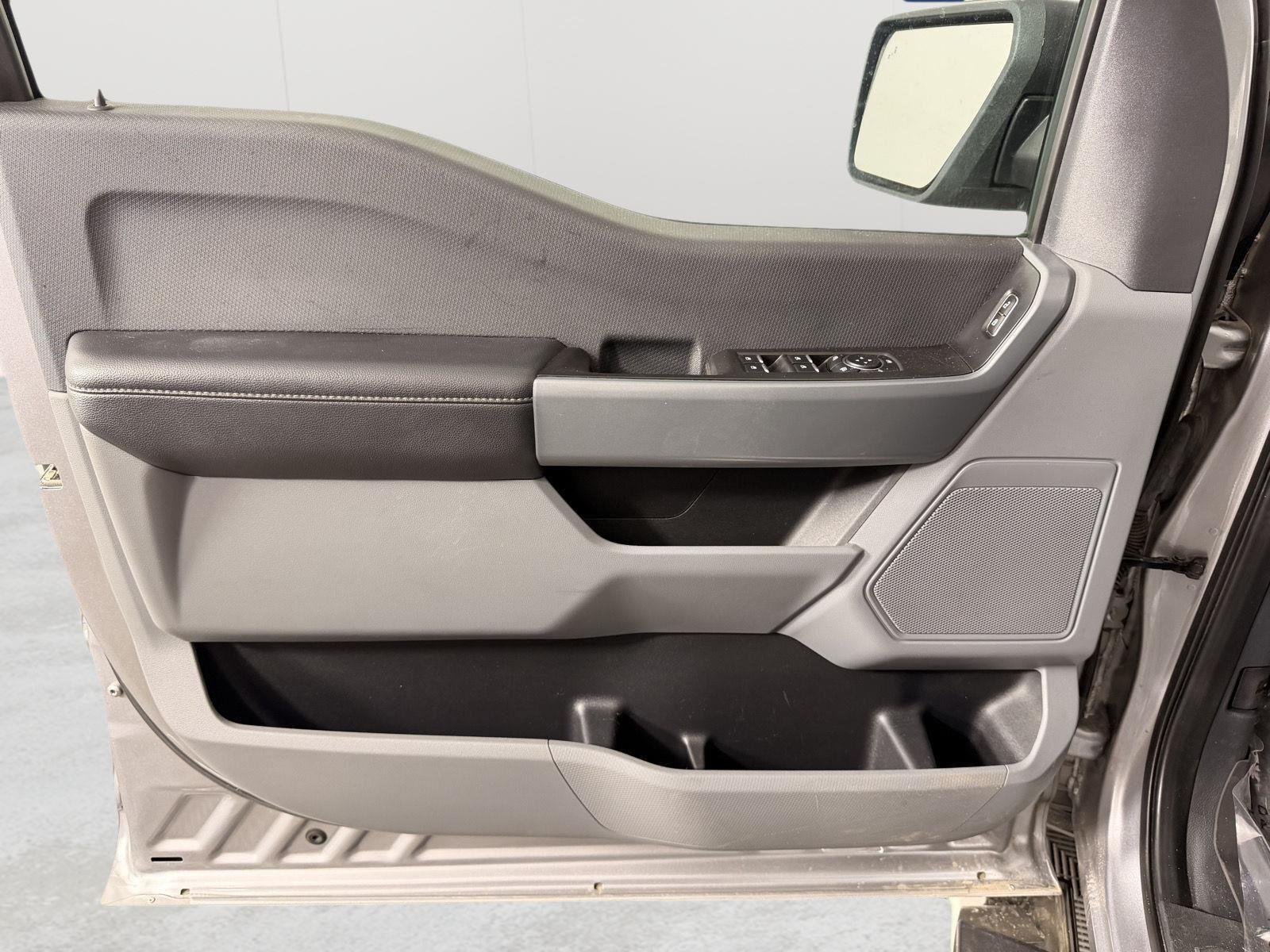 Used 2023 Iconic Silver Ford XLT image 14