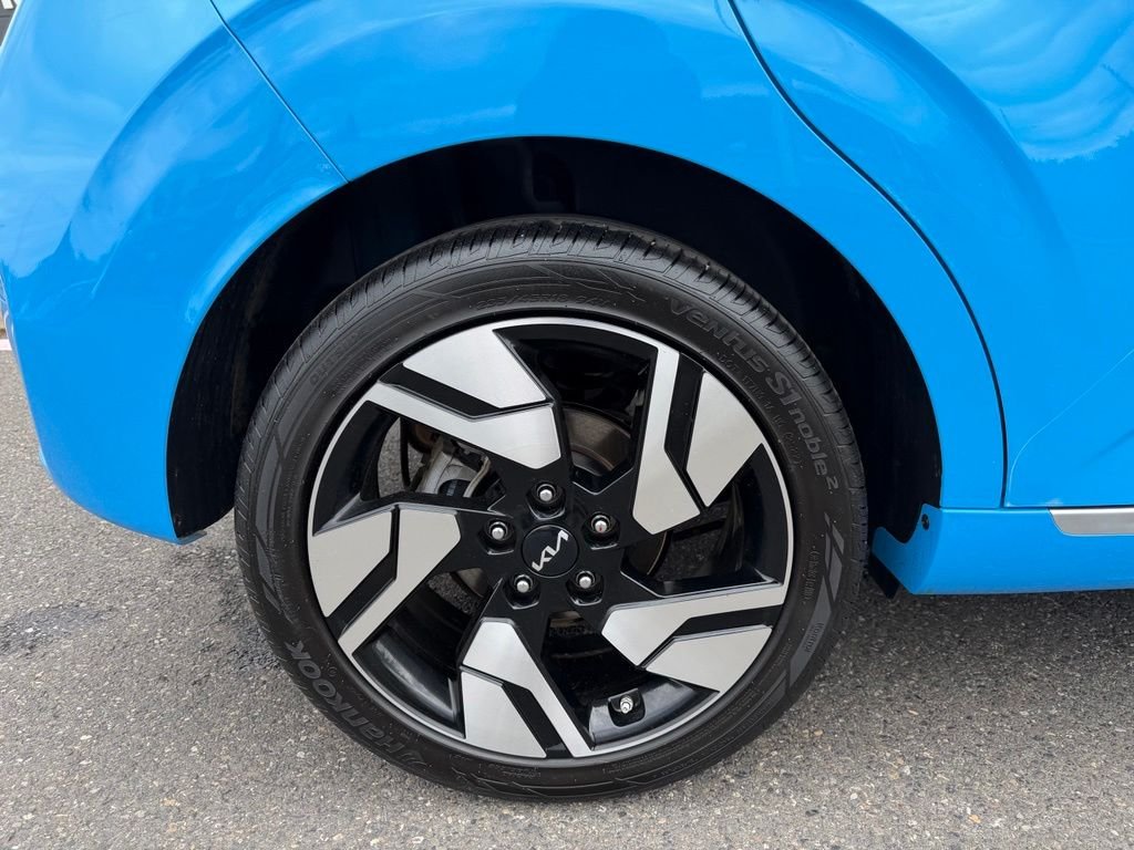 Used 2023 Surf Blue w/Black Roof Kia GT-Line image 9