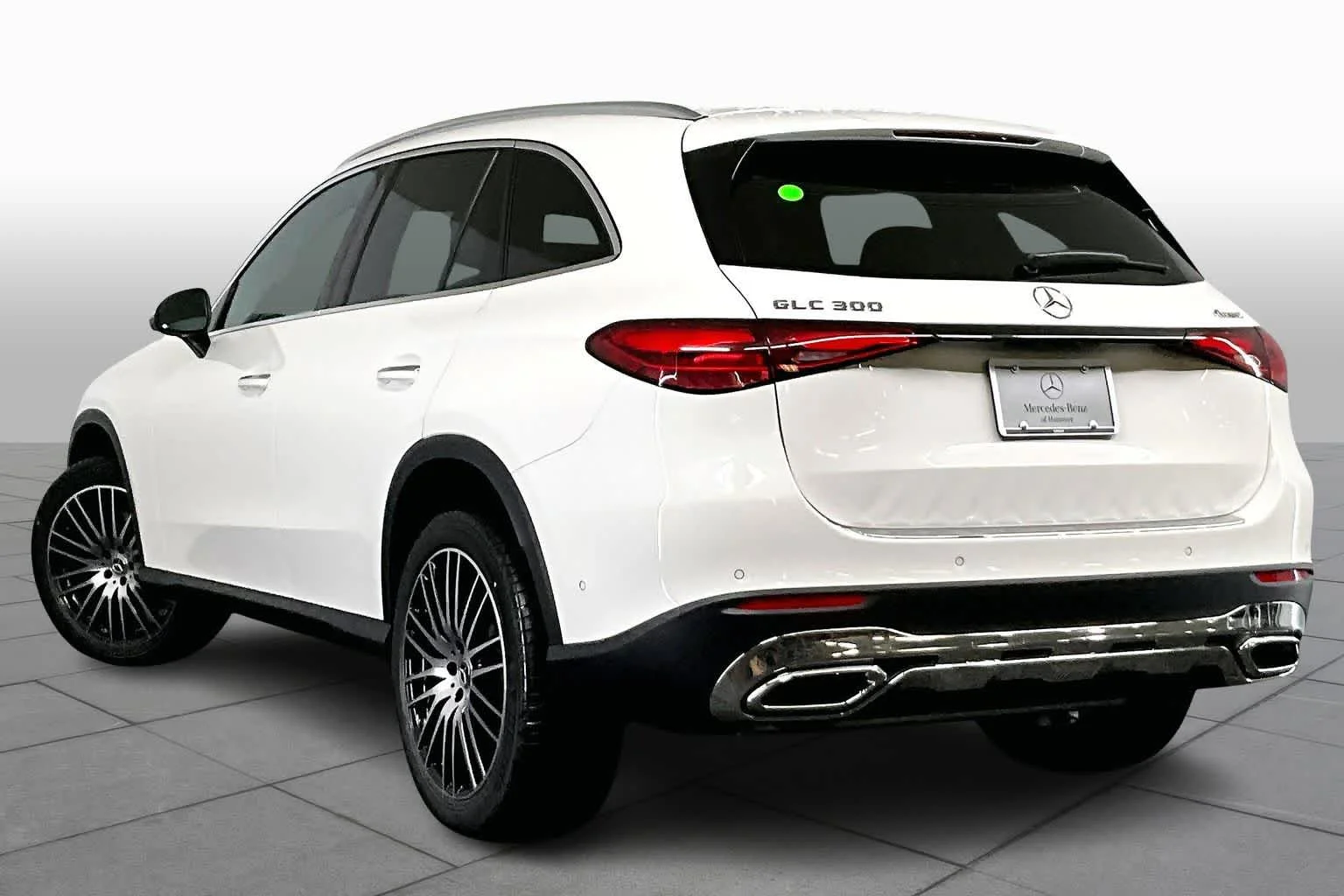 New 2026 Polar White Mercedes-Benz GLC 300 image 4